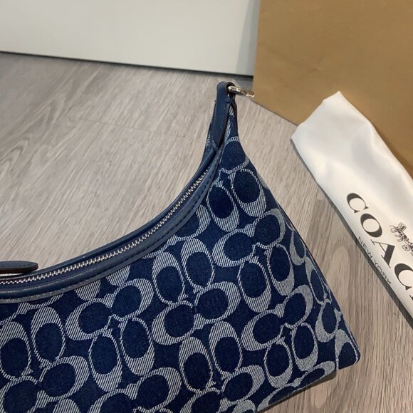 Coach navy blue small bag - Picture 7 of 9